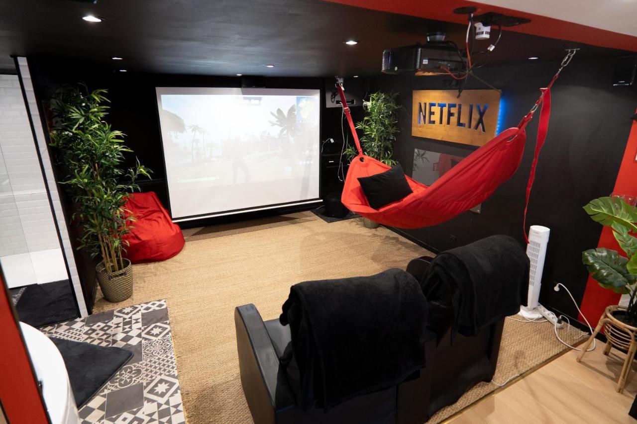 Capsule Cinema - Balneo Home Cinema Playstation 5 Валенсиен Екстериор снимка